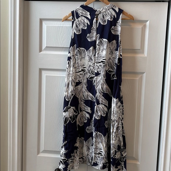 Poetry Navy w Huge White Floral sleeveless Swing Dress made in South Africa EUC - Picture 2 of 6